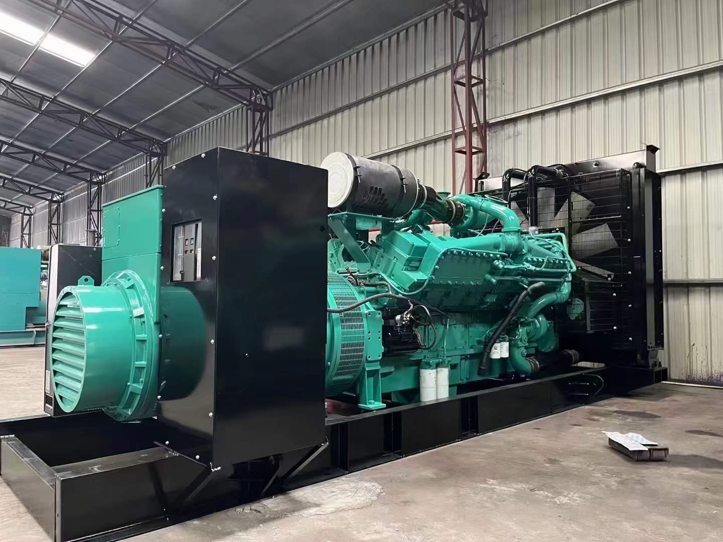 龙凤如何降低 800kW 柴油发电机输出电流的波动？