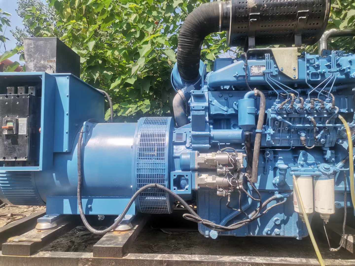 龙凤详细说明降低 800kW 柴油发电机输出电流波动的方法
