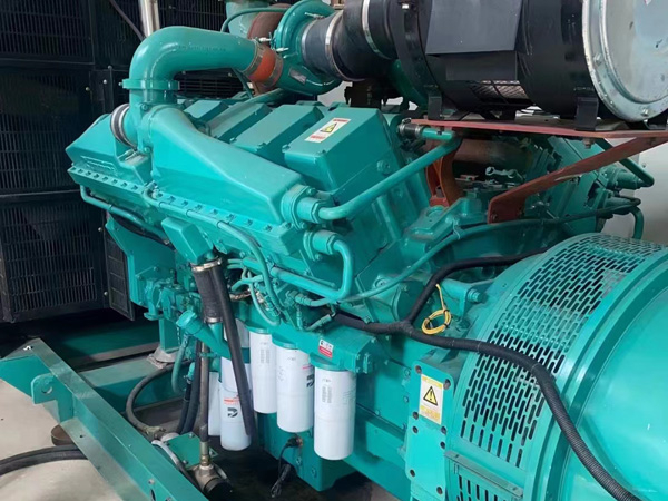 龙凤更换100kW柴油发电机组机油时，需要注意哪些事项？