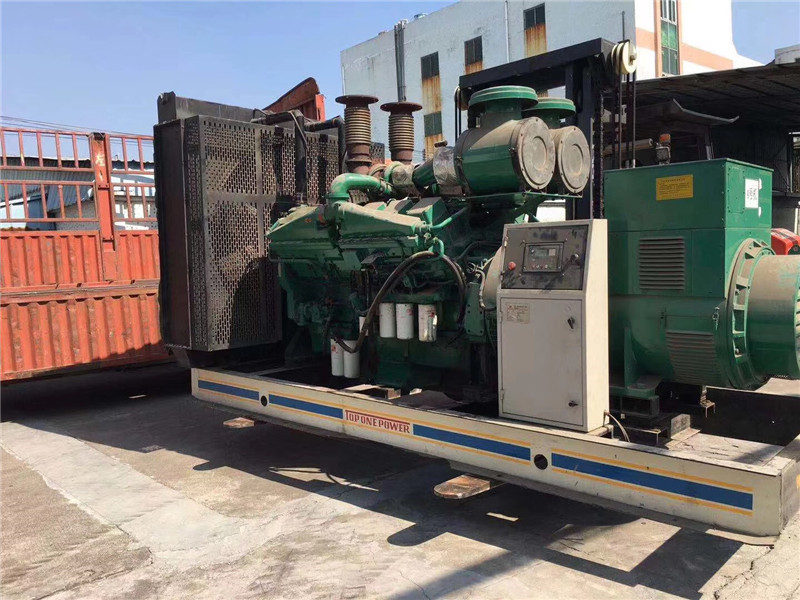 龙凤如何判断柴油发电机组的机油温度是否达到了合适的预热温度？